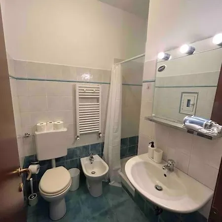 Central, Spacious & Completely Equipped Apartment