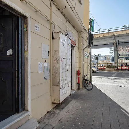 - A Due Passi Dall'acquario