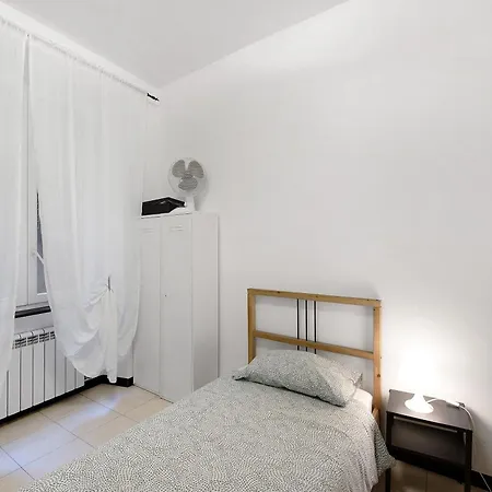 - A Due Passi Dall'acquario Apartment *